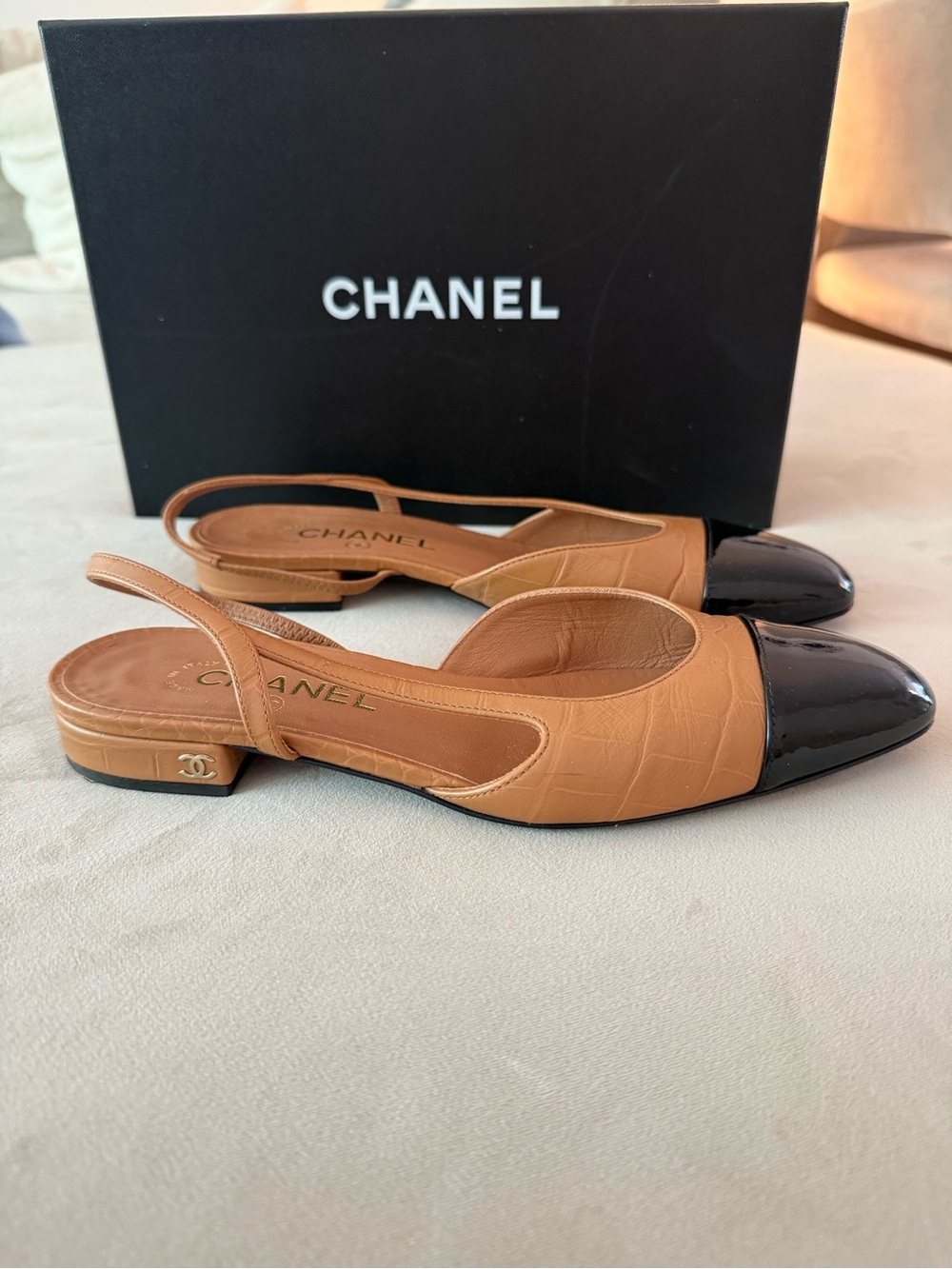 Chanel CC Slingback Calfskin Crocodile Embossed Patent Toe 38.5 100% Authentic